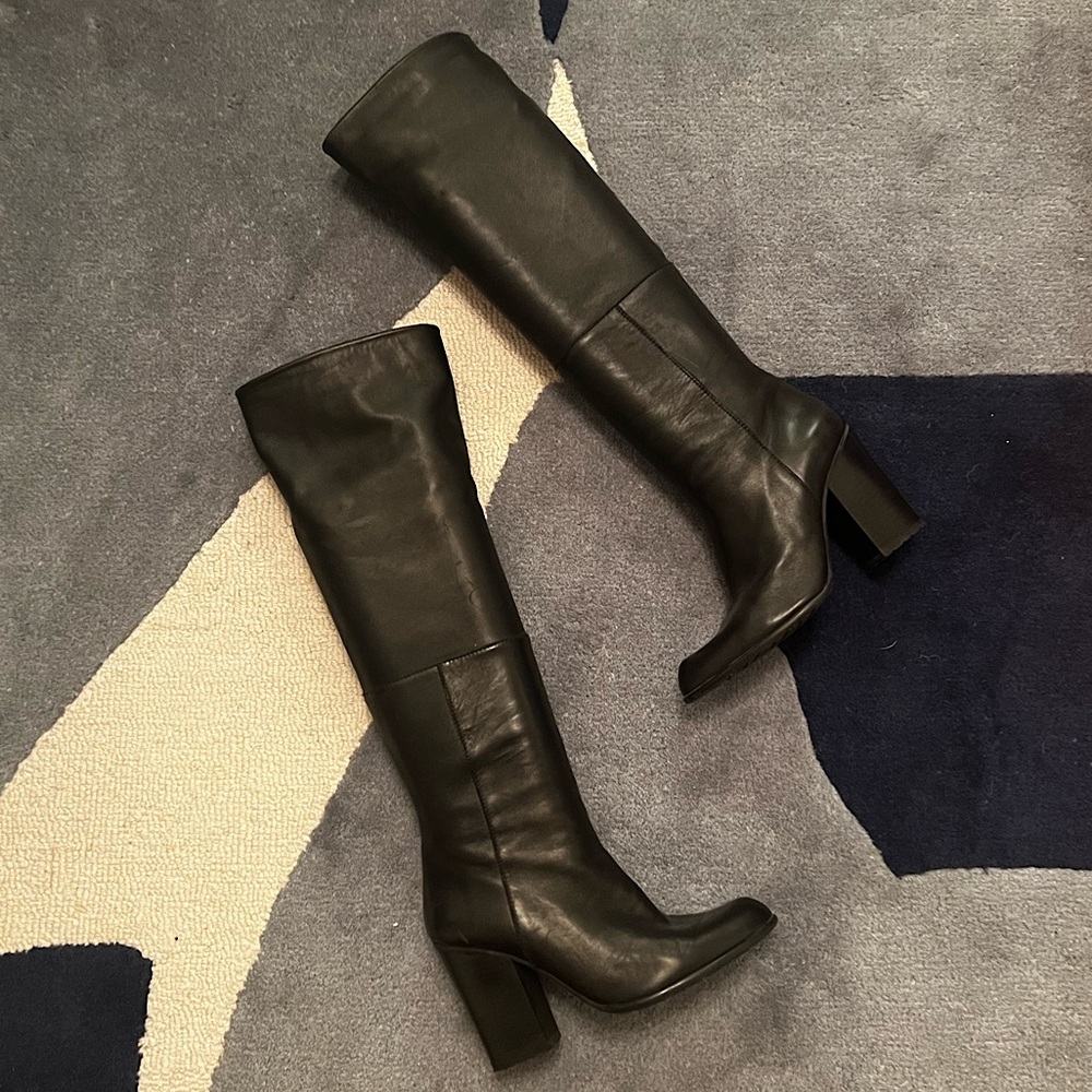 Stuart Weitzman Leather Boot, size 9